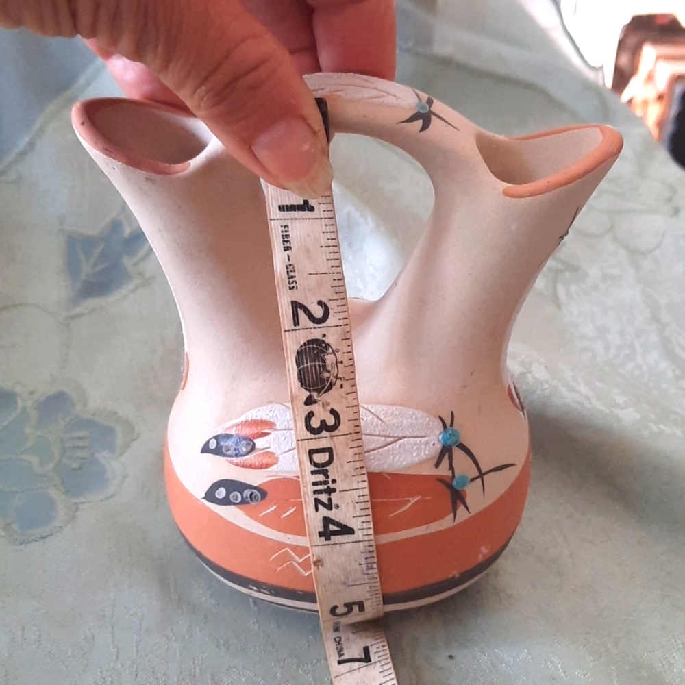 Pottery (Native American) - Picture 5 of 6